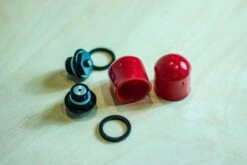 KIT PURGADORES AIRE PARA HORQUILLAS FOX 36/38/40 -Bicicleta Deportiva kit purgadores aire para horquillas fox 1 4